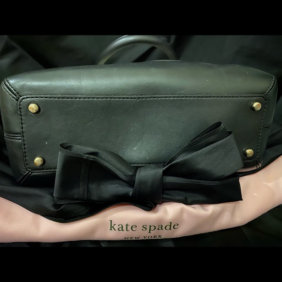 Stripes + Black & Cream = Kate Spade! - Picture 4 of 5